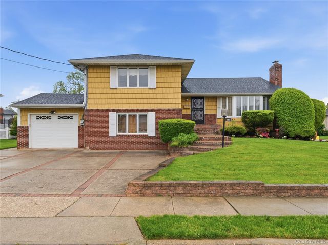 70 Polo Road, Massapequa, NY 11758