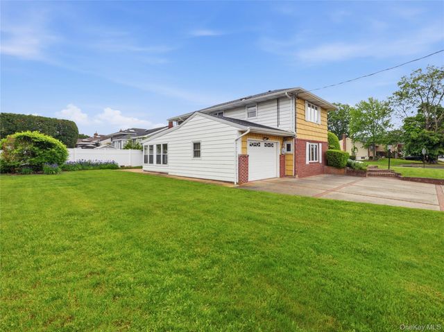 70 Polo Road, Massapequa, NY 11758