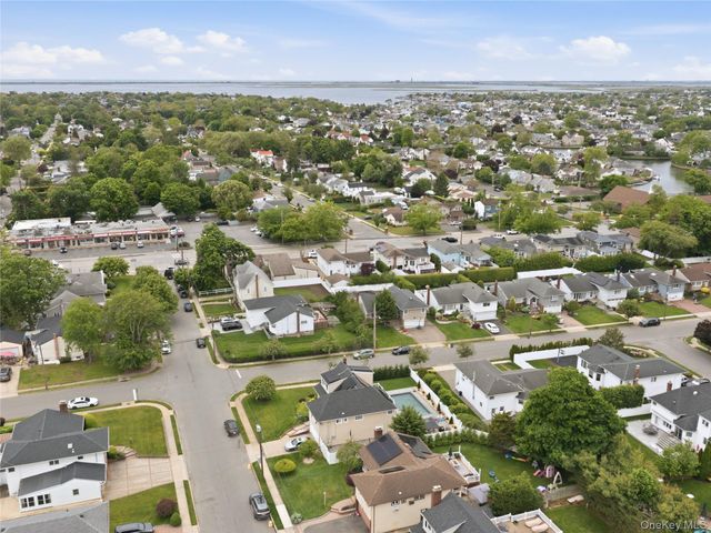 70 Polo Road, Massapequa, NY 11758