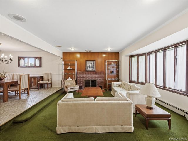 70 Polo Road, Massapequa, NY 11758