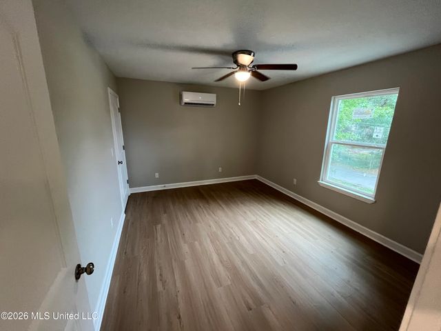 3212 Argentina Street, Pascagoula, MS 39581