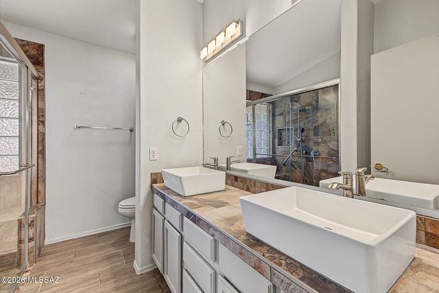 8596 N Sayante Way, Tucson, AZ 85743