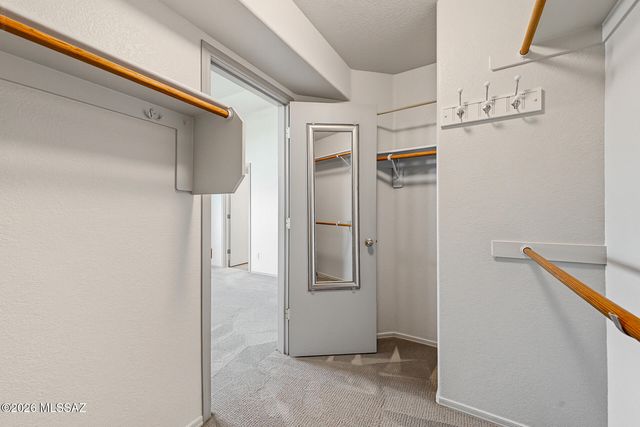 8596 N Sayante Way, Tucson, AZ 85743
