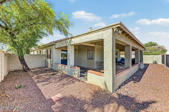 8596 N Sayante Way, Tucson, AZ 85743