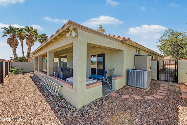8596 N Sayante Way, Tucson, AZ 85743