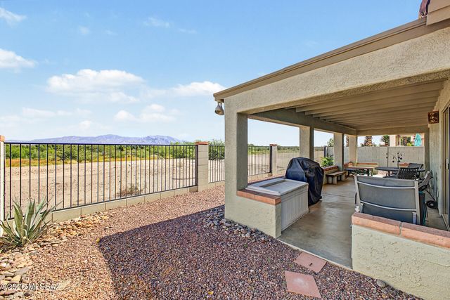 8596 N Sayante Way, Tucson, AZ 85743