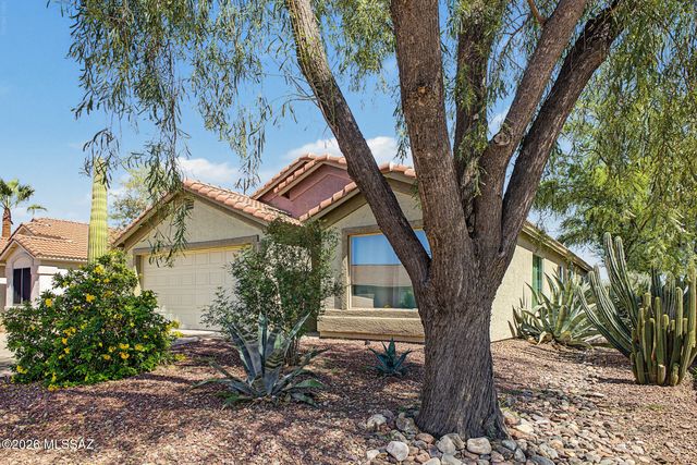 8596 N Sayante Way, Tucson, AZ 85743