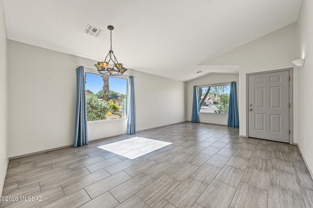 8596 N Sayante Way, Tucson, AZ 85743
