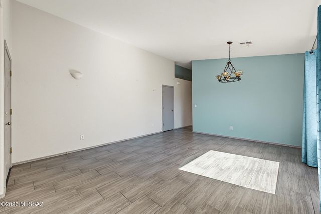8596 N Sayante Way, Tucson, AZ 85743