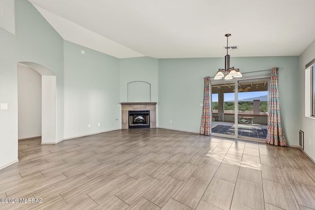 8596 N Sayante Way, Tucson, AZ 85743