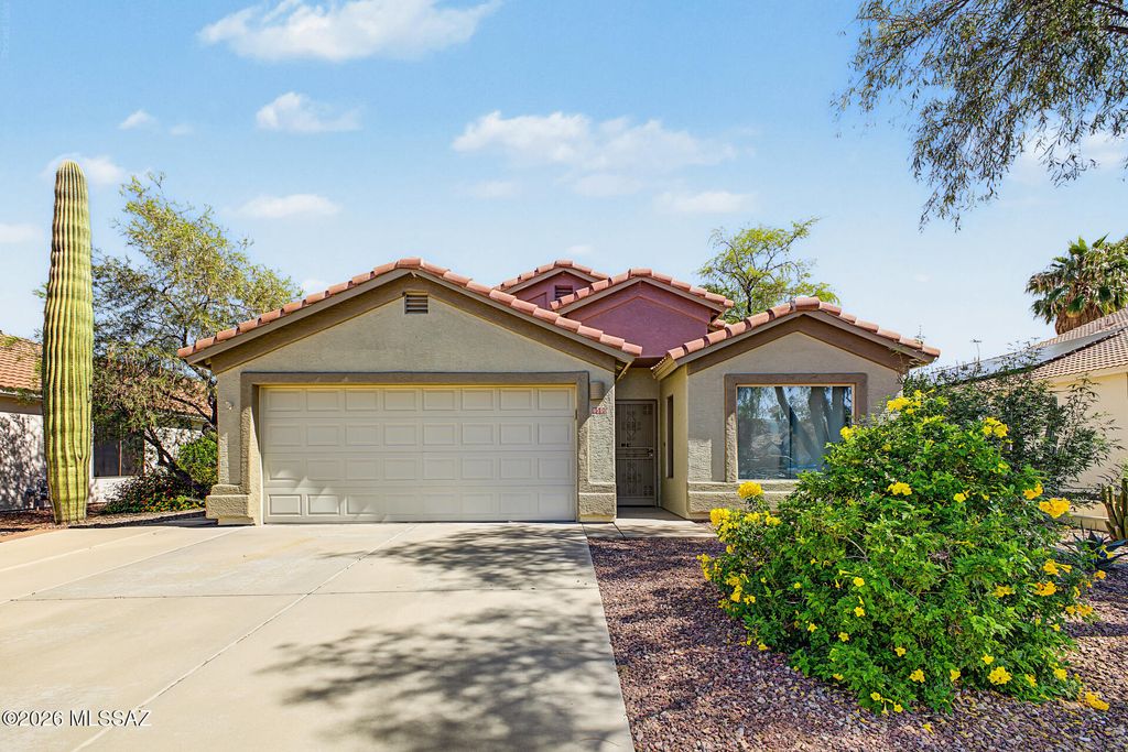 8596 N Sayante Way, Tucson, AZ 85743