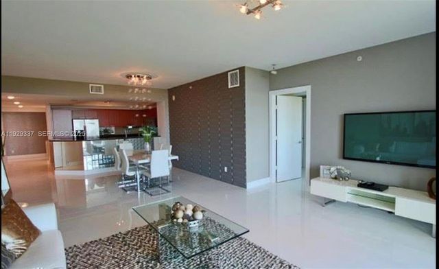 14951 Royal Oaks Ln 1801, North Miami, FL 33181