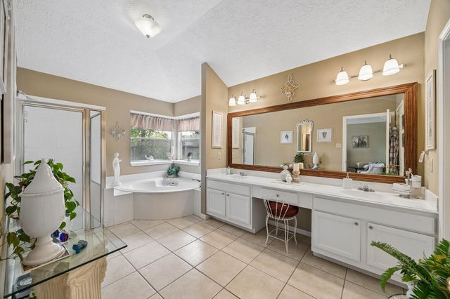 6738 Hertford Park Drive, Houston, TX 77084
