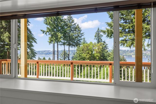 28525 143rd Avenue SW, Vashon, WA 98070