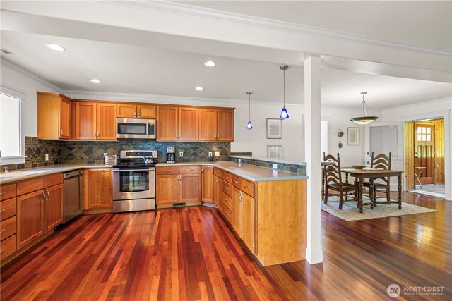 28525 143rd Avenue SW, Vashon, WA 98070