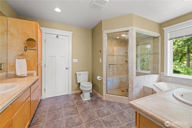 28525 143rd Avenue SW, Vashon, WA 98070