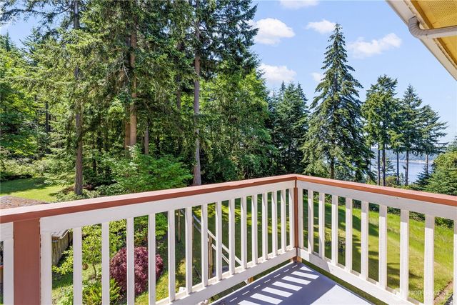 28525 143rd Avenue SW, Vashon, WA 98070