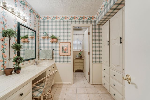 227 Cottonwood Lane, Levelland, TX 79336