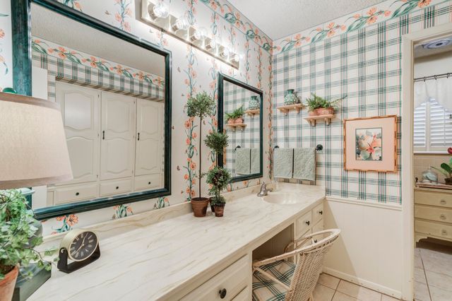 227 Cottonwood Lane, Levelland, TX 79336