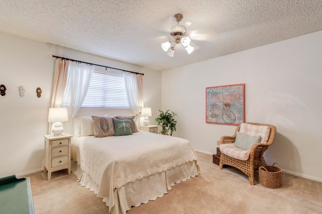 227 Cottonwood Lane, Levelland, TX 79336