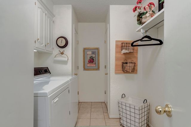 227 Cottonwood Lane, Levelland, TX 79336