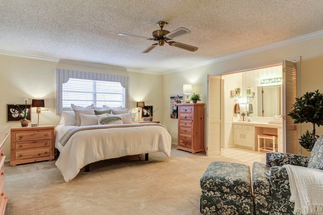 227 Cottonwood Lane, Levelland, TX 79336