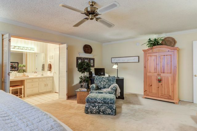 227 Cottonwood Lane, Levelland, TX 79336