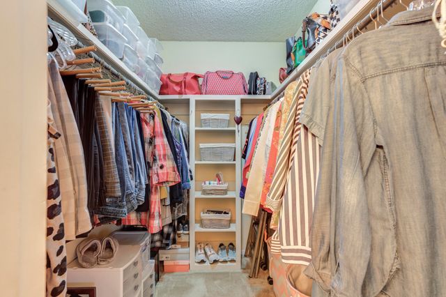 227 Cottonwood Lane, Levelland, TX 79336