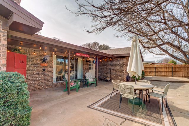 227 Cottonwood Lane, Levelland, TX 79336