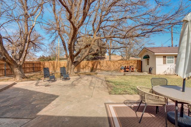 227 Cottonwood Lane, Levelland, TX 79336