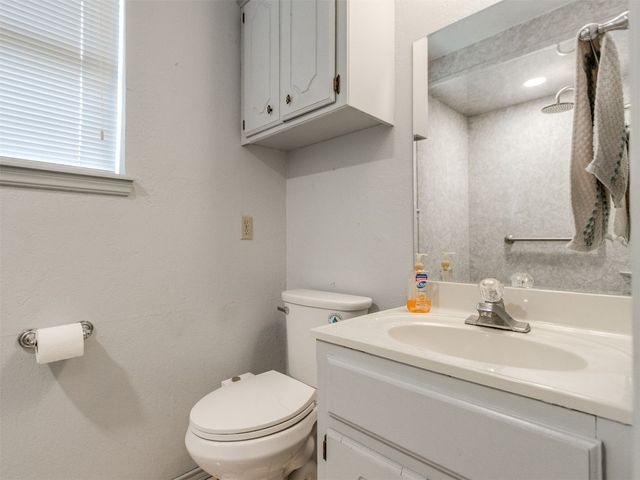 1309 Cedarbrook Lane, Moore, OK 73170
