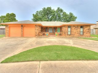 1309 Cedarbrook Lane, Moore, OK 73170
