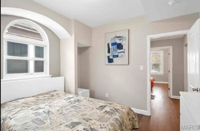4433 Tholozan Avenue, St Louis, MO 63116