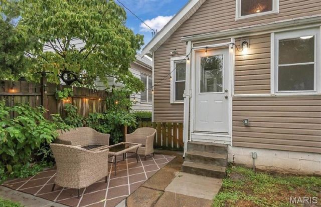 4433 Tholozan Avenue, St Louis, MO 63116