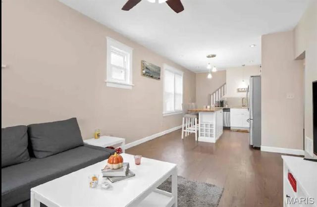 4433 Tholozan Avenue, St Louis, MO 63116