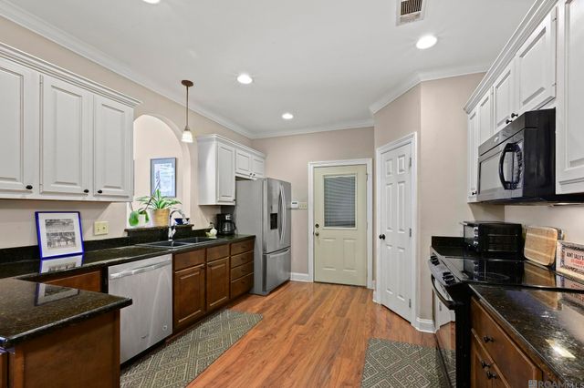 2453 Sherry St, Denham Springs, LA 70726