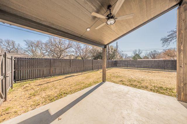 112 Stevens Street, Bridgeport, TX 76426