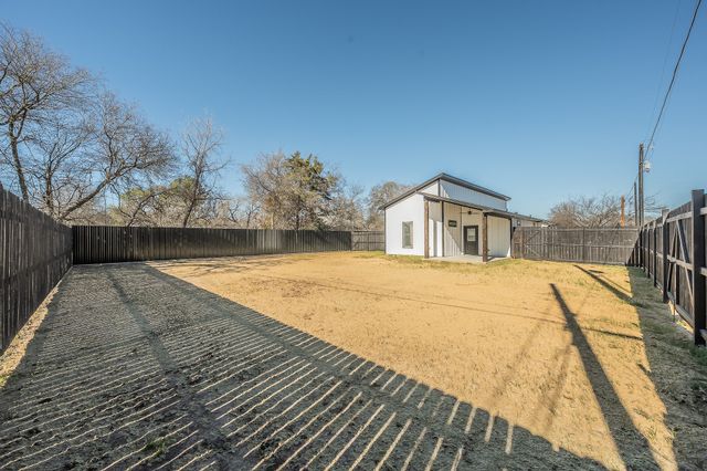 112 Stevens Street, Bridgeport, TX 76426