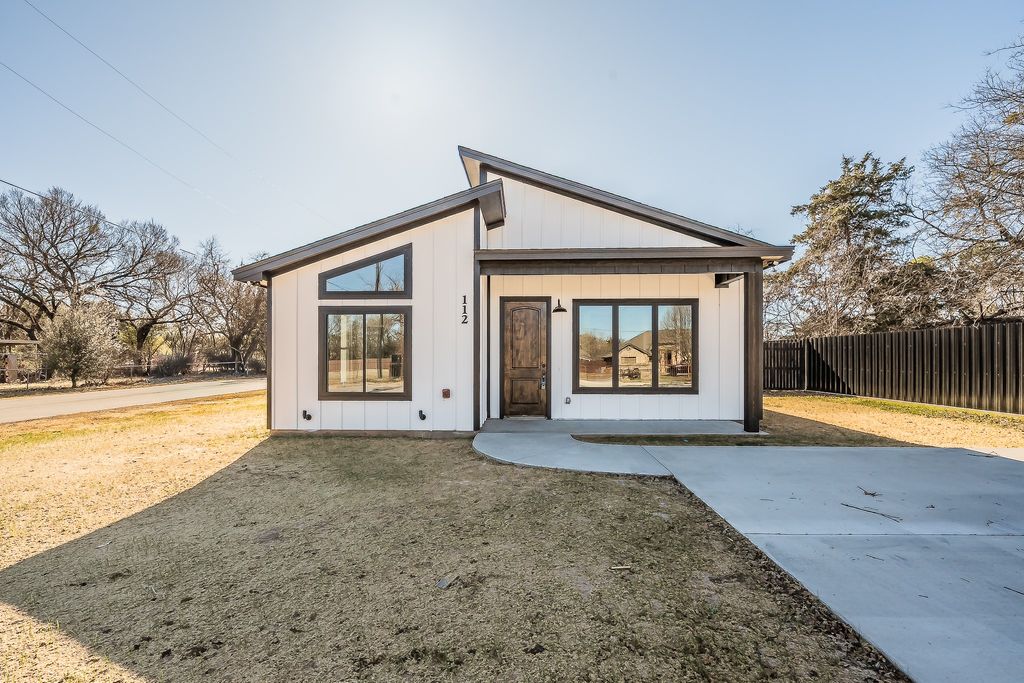 112 Stevens Street, Bridgeport, TX 76426