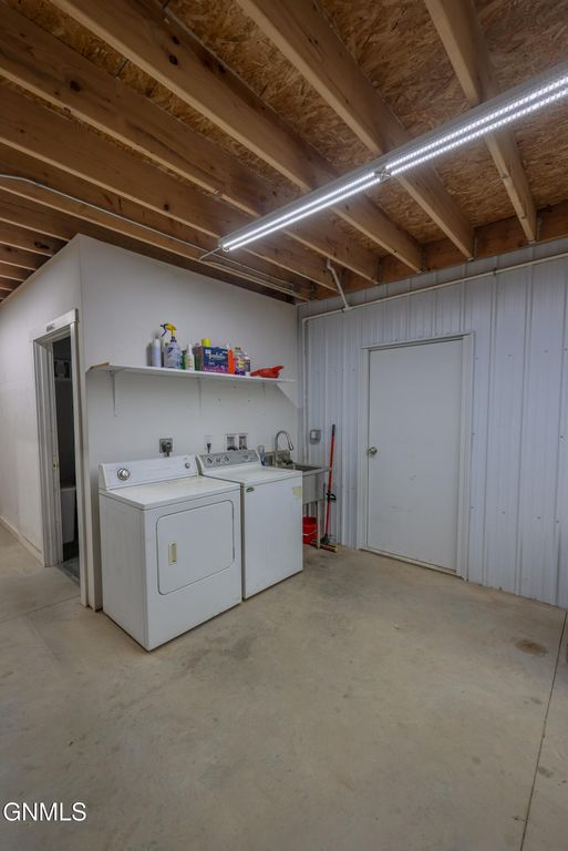 5624 Rooster Lane, Williston, ND 58801 photo 24
