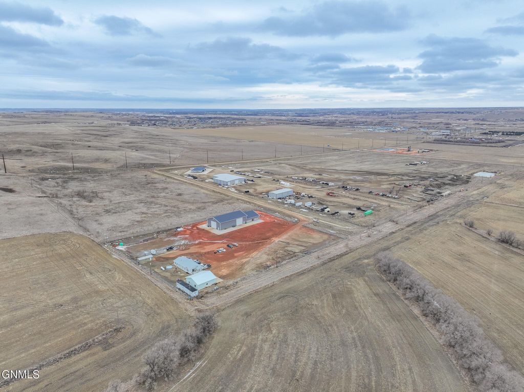 5624 Rooster Lane, Williston, ND 58801 photo 3