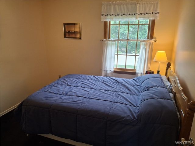 36 Southridge Drive, West Seneca, NY 14224
