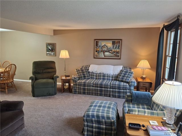 36 Southridge Drive, West Seneca, NY 14224