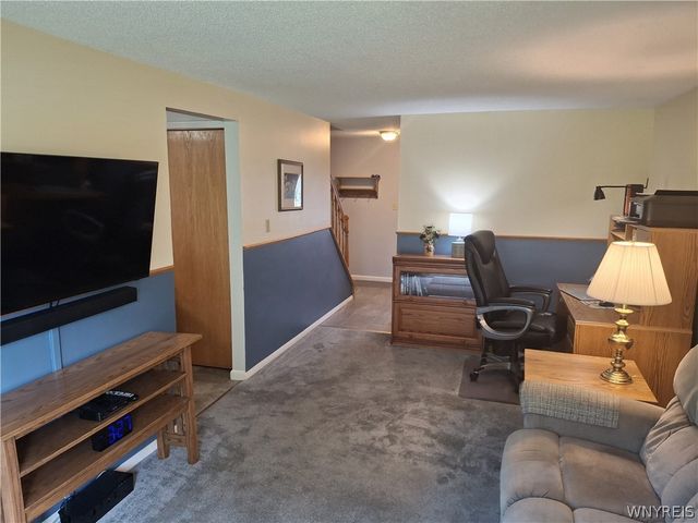 36 Southridge Drive, West Seneca, NY 14224