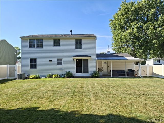 36 Southridge Drive, West Seneca, NY 14224