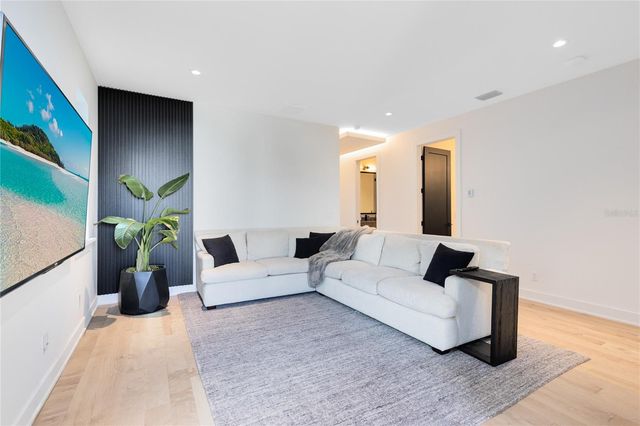 8351 EDELMAN LANE, Orlando, FL 32827