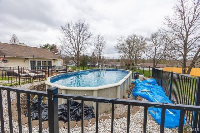 303 S Washington Street, Huntingburg, IN 47542