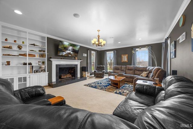 303 S Washington Street, Huntingburg, IN 47542