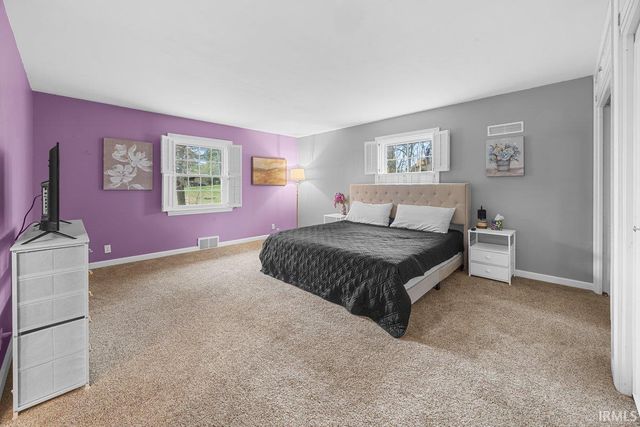 303 S Washington Street, Huntingburg, IN 47542