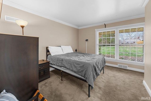 303 S Washington Street, Huntingburg, IN 47542